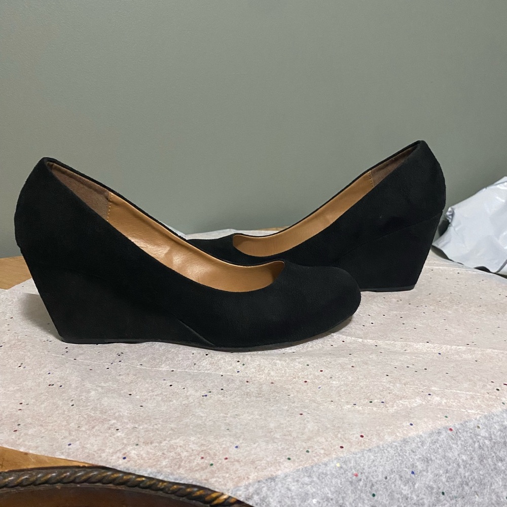 Classic Black Suede Wedge Pumps - Women's 9.5 W